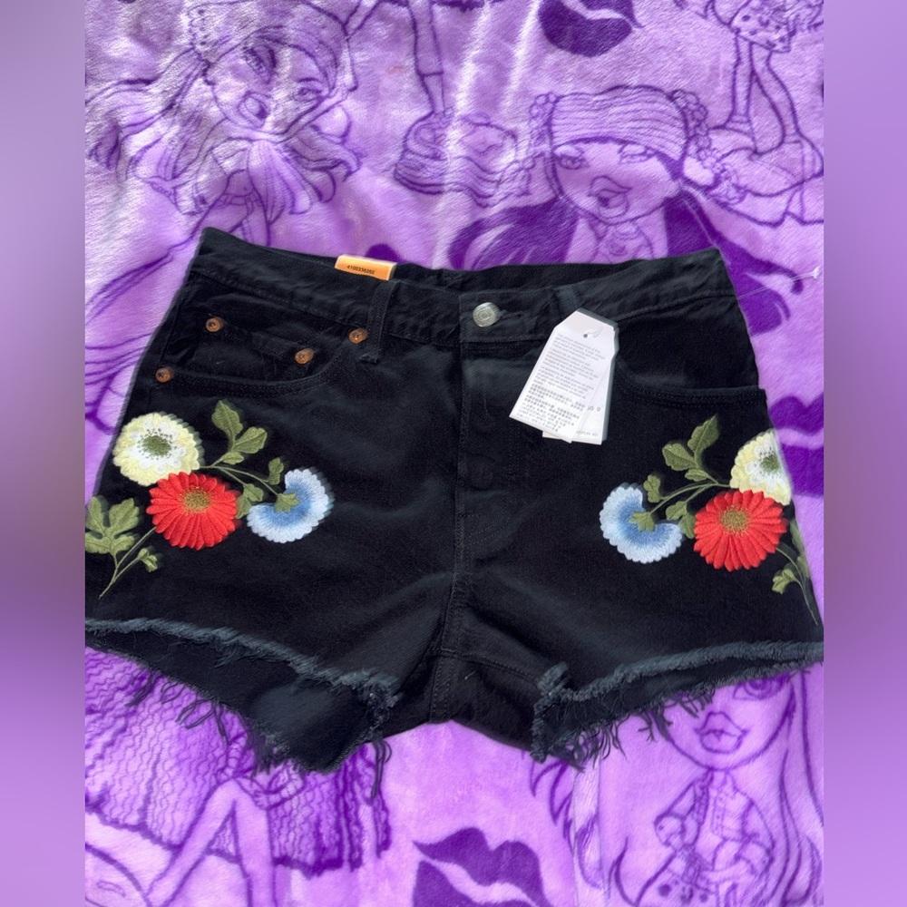 Levis Short